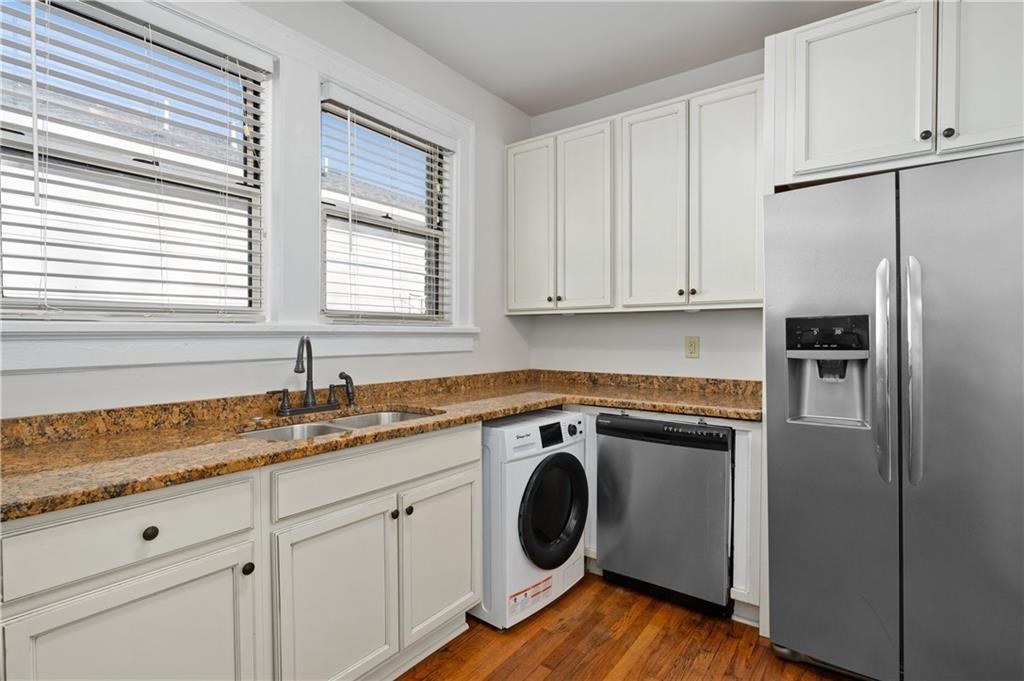 716 Lakeview Avenue NE Unit 3