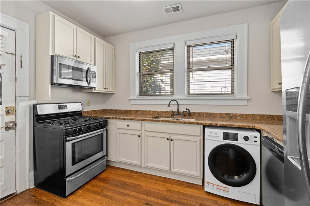 716 Lakeview Avenue NE Unit 3