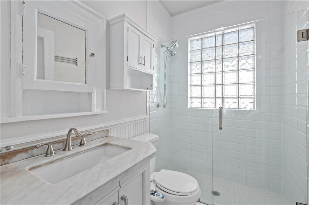 716 Lakeview Avenue NE Unit 3