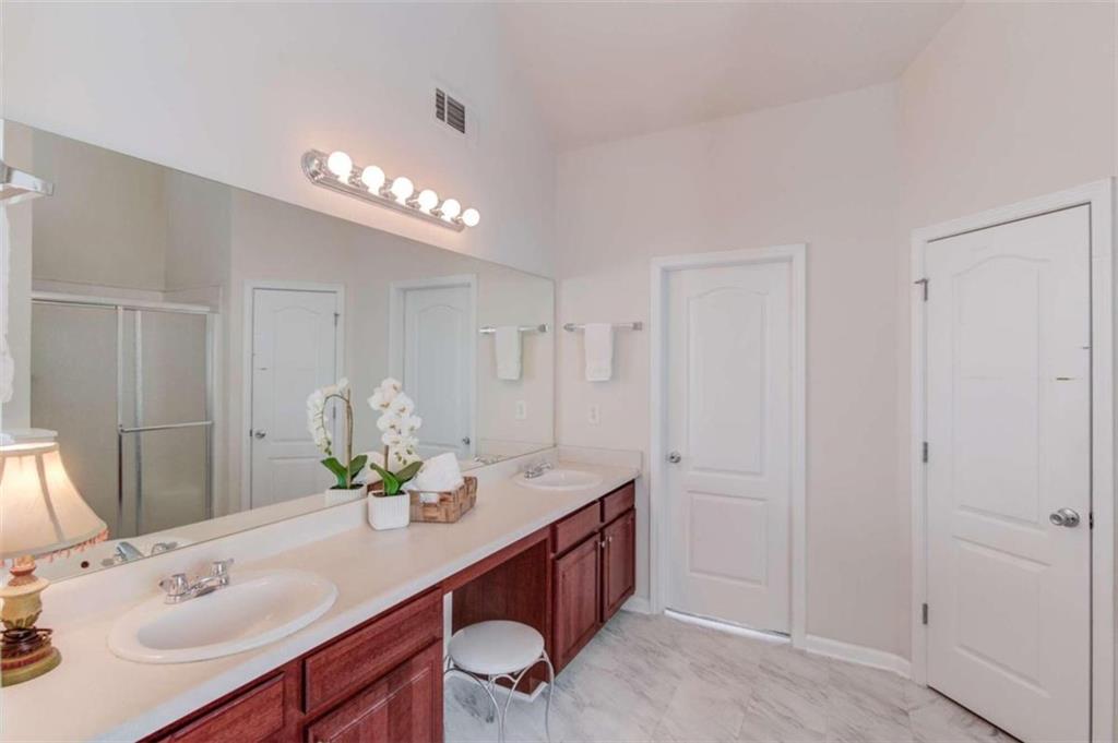 2806 Spence Ct