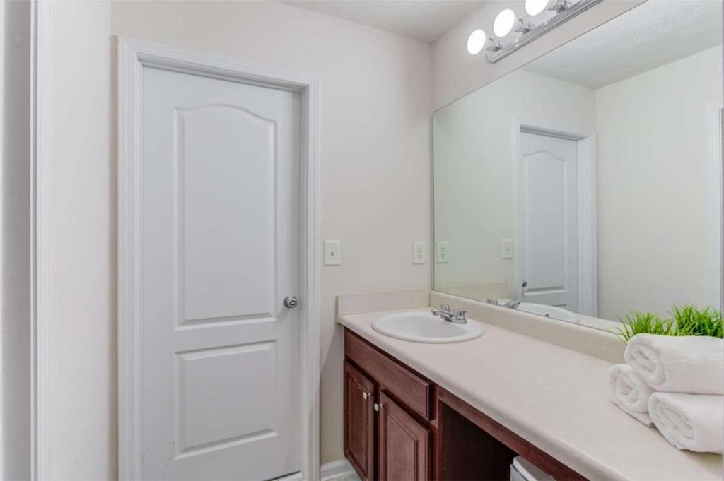 2806 Spence Ct