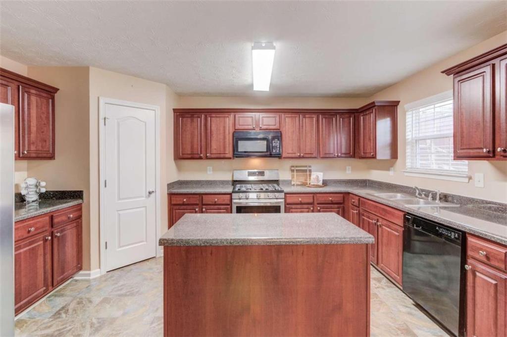 2806 Spence Ct
