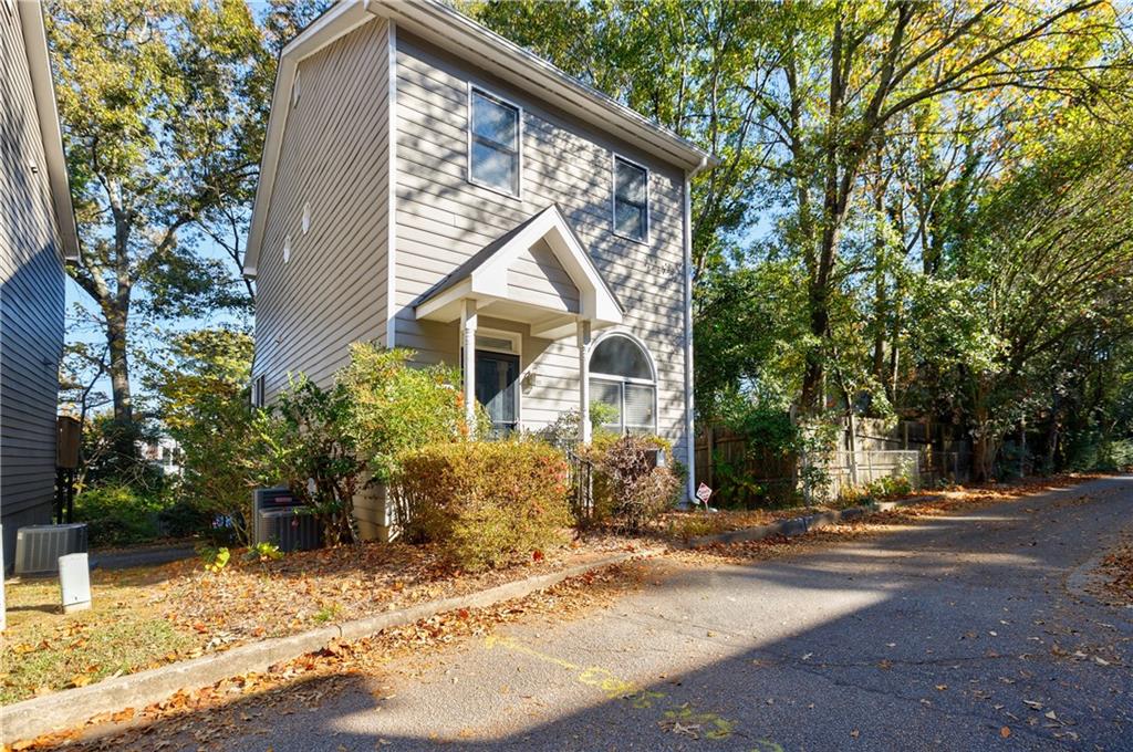 2402 Charleston Oaks Lane