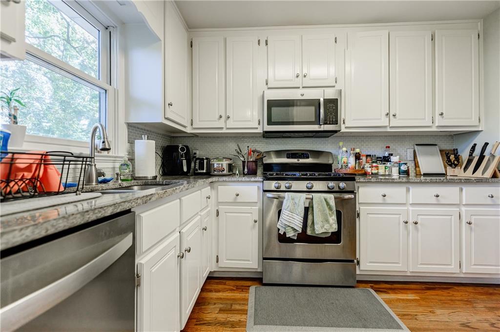 2402 Charleston Oaks Lane