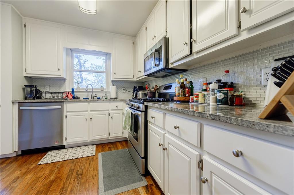 2402 Charleston Oaks Lane