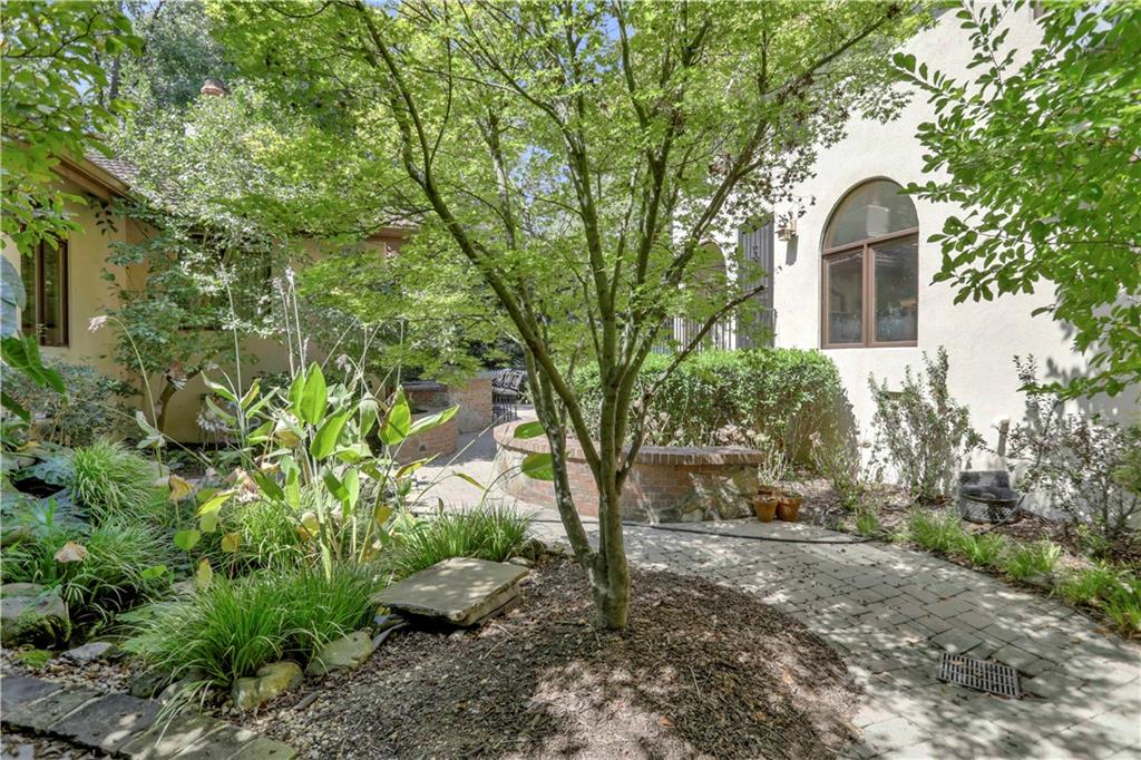 205 North Drive