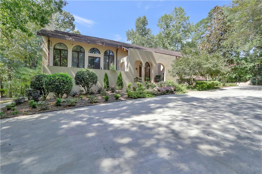 205 North Drive