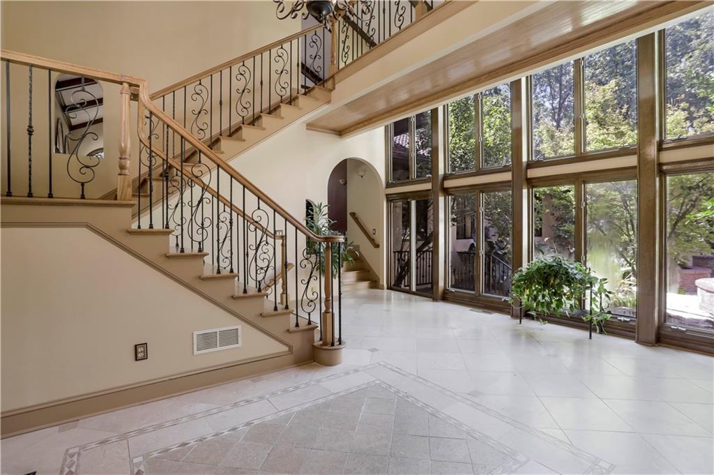 205 North Drive