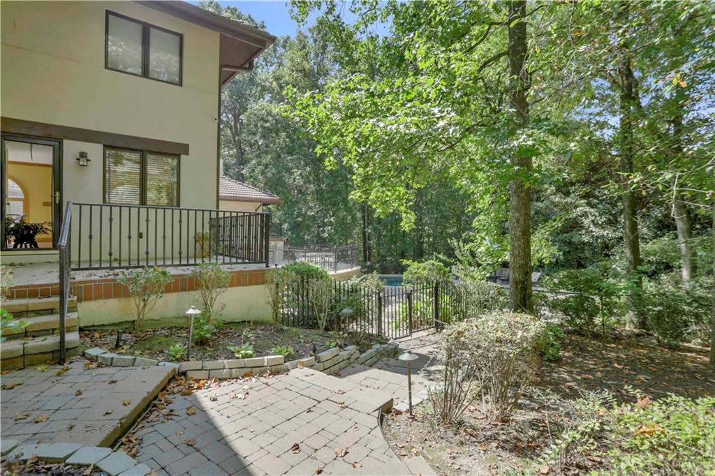 205 North Drive