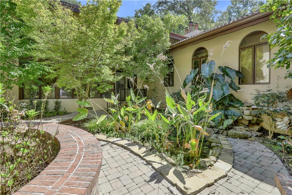 205 North Drive