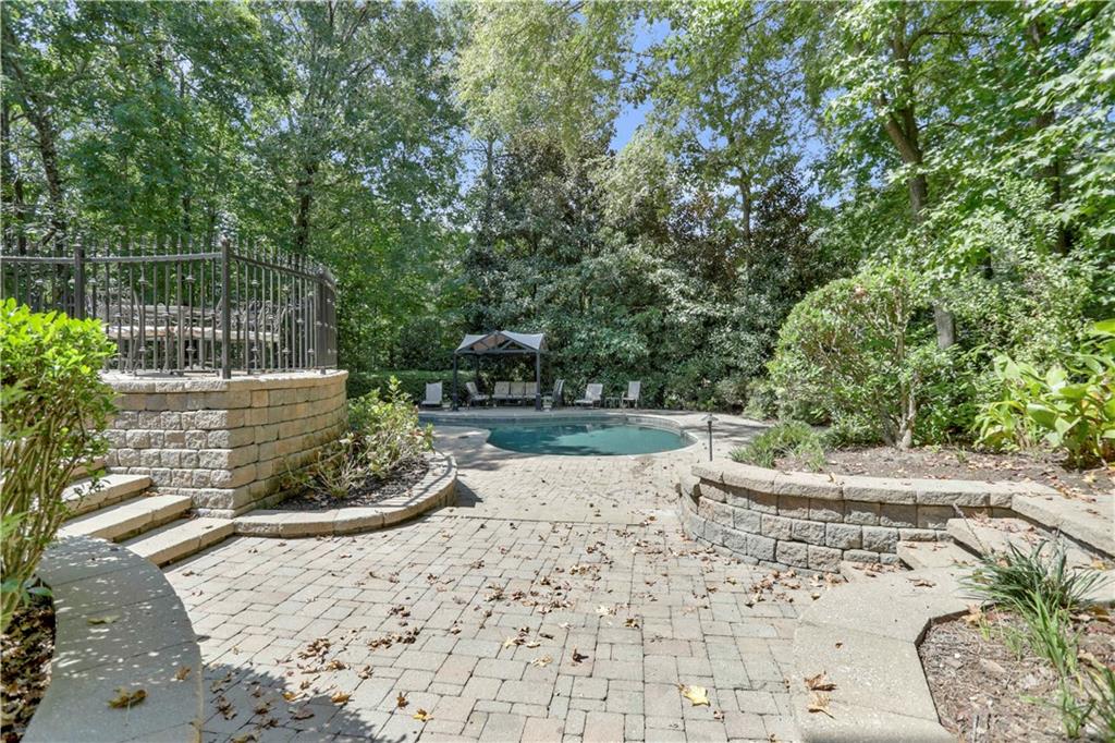 205 North Drive