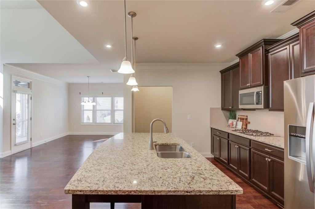 6968 Flagstone Way