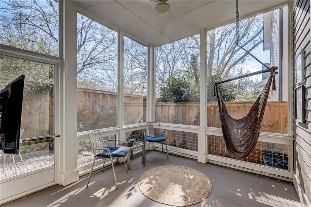 211 La France Walk NE