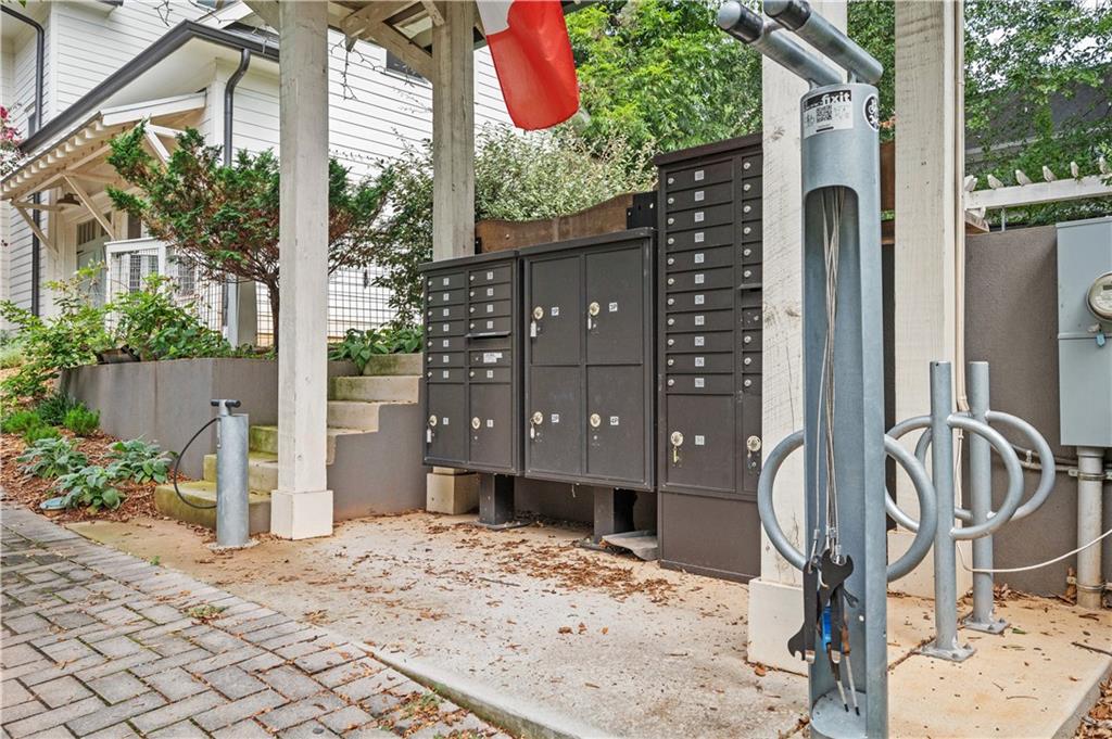211 La France Walk NE