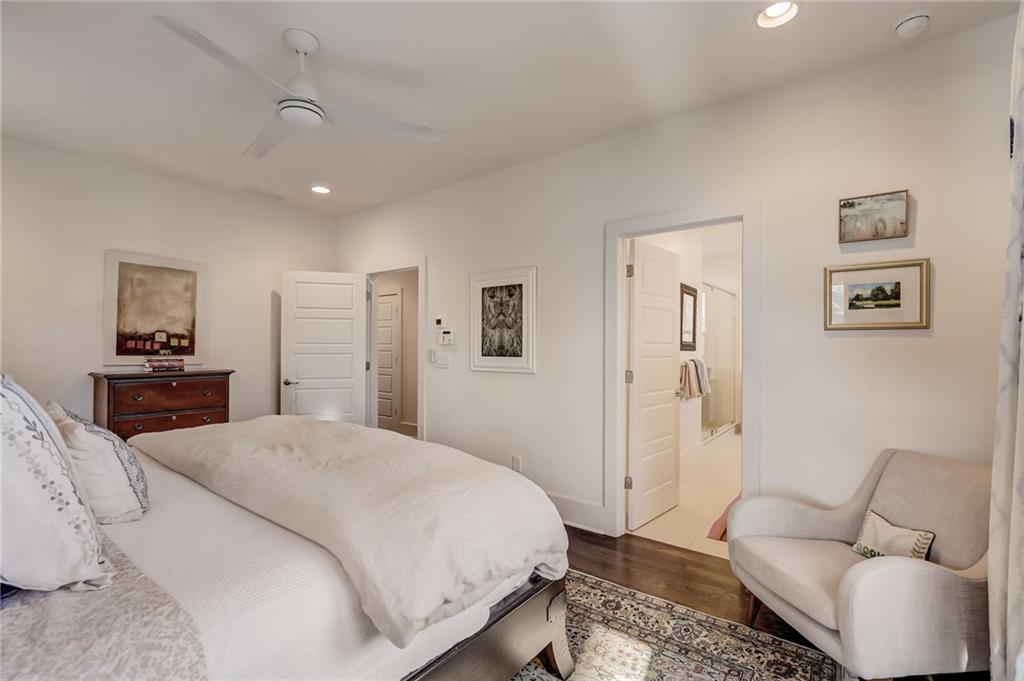 211 La France Walk NE