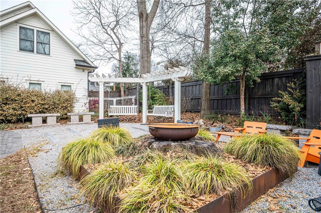 211 La France Walk NE