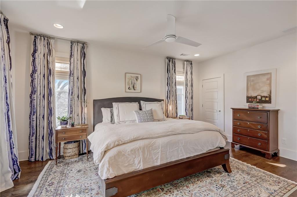 211 La France Walk NE