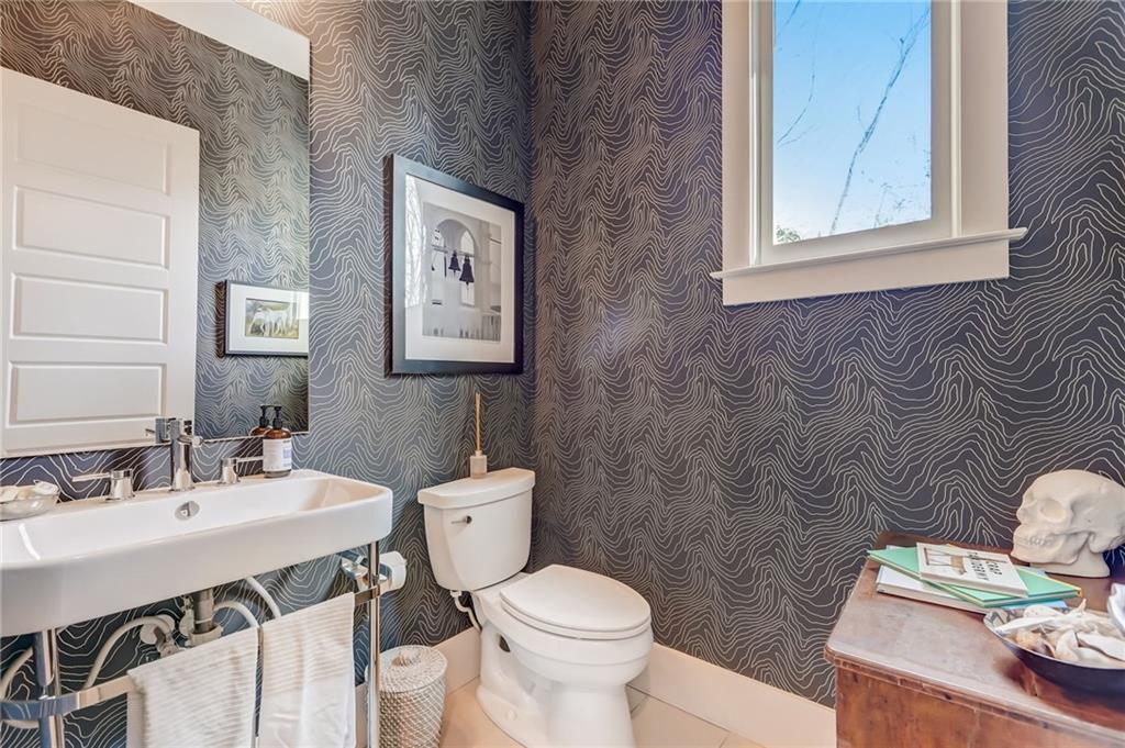 211 La France Walk NE