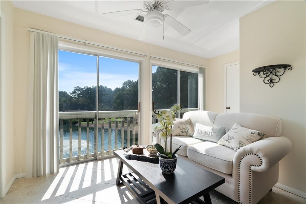 36 Lakes Edge Drive SE