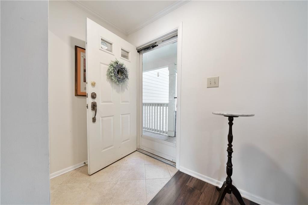 36 Lakes Edge Drive SE
