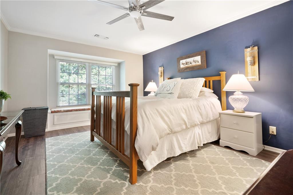 36 Lakes Edge Drive SE
