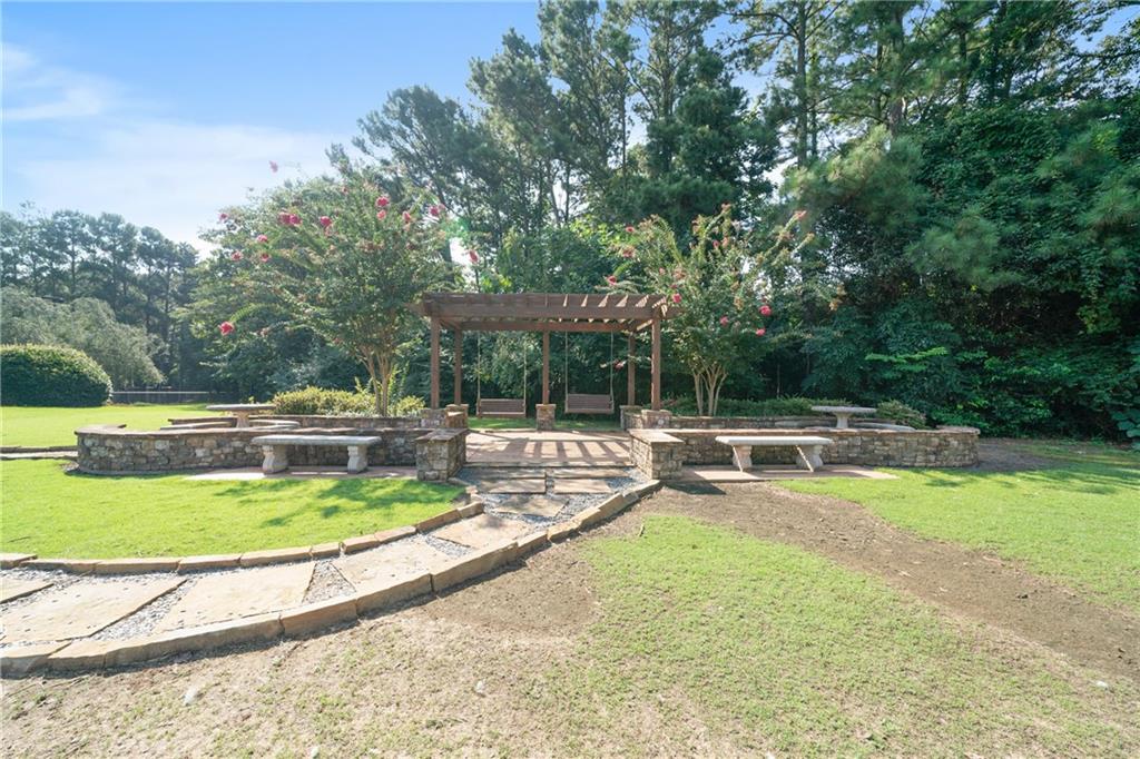 36 Lakes Edge Drive SE