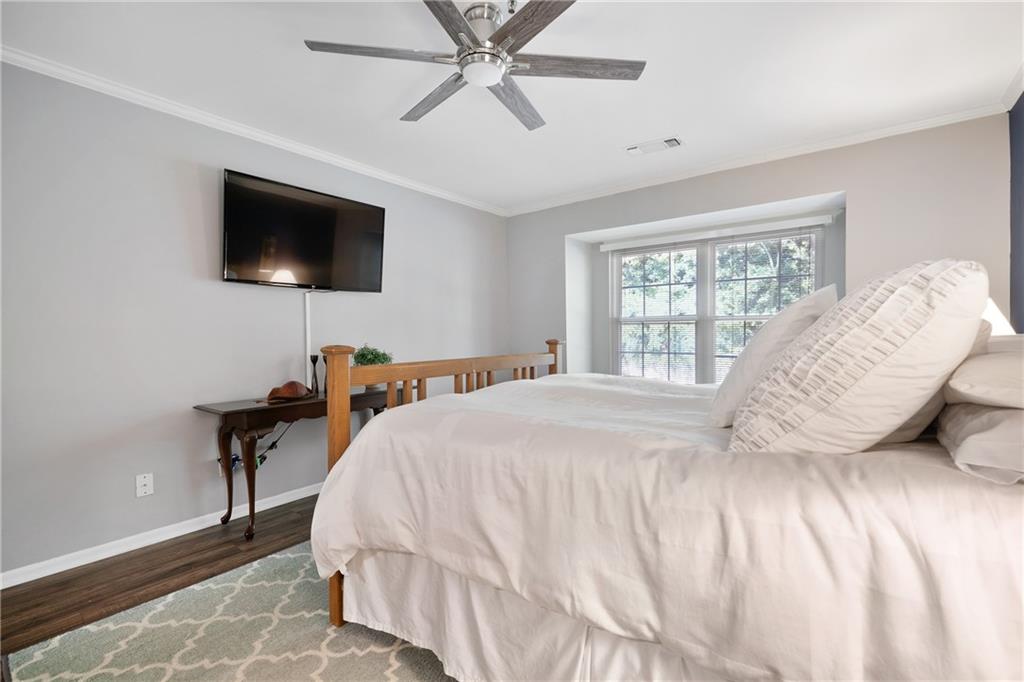 36 Lakes Edge Drive SE
