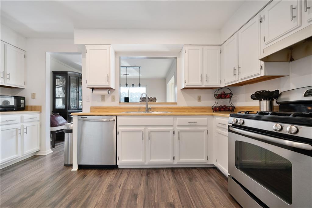 36 Lakes Edge Drive SE