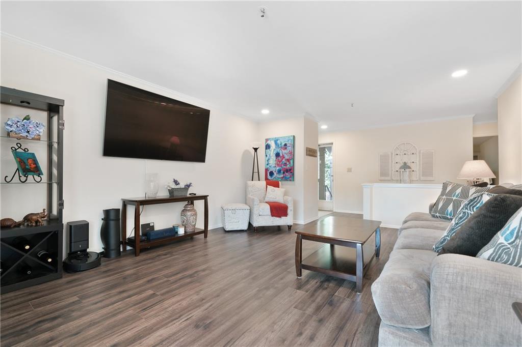 36 Lakes Edge Drive SE