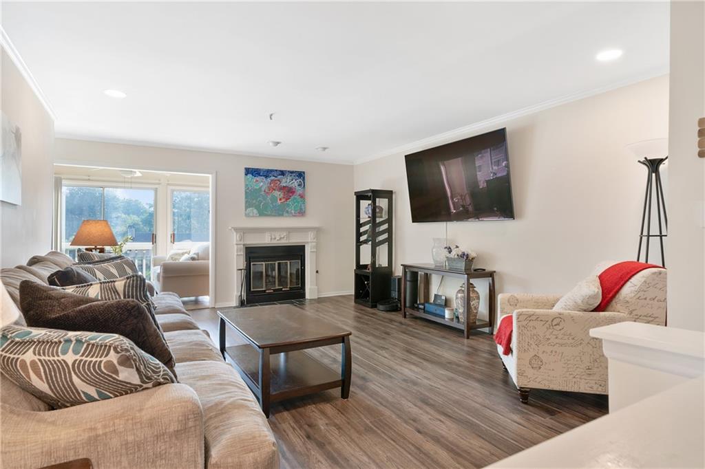 36 Lakes Edge Drive SE