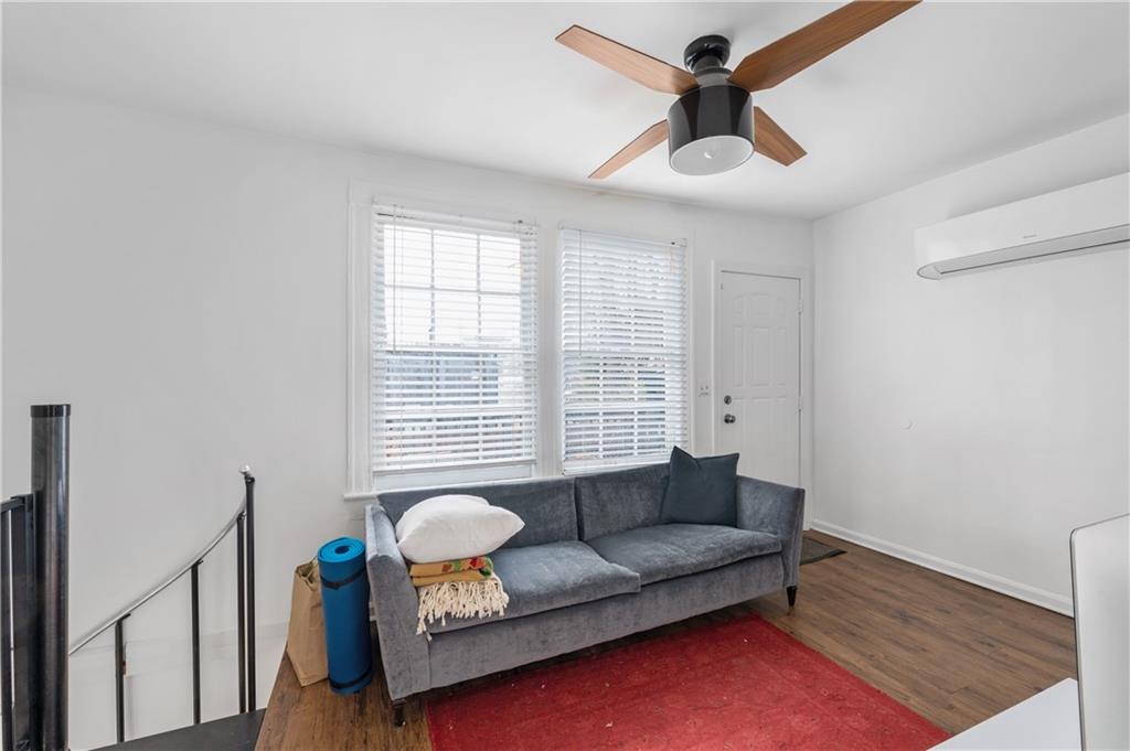 716 Lakeview Avenue NE Unit 5