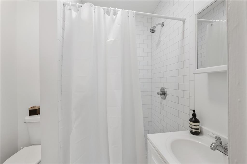 716 Lakeview Avenue NE Unit 5
