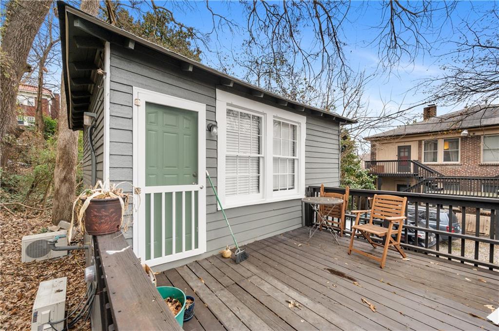 716 Lakeview Avenue NE Unit 5