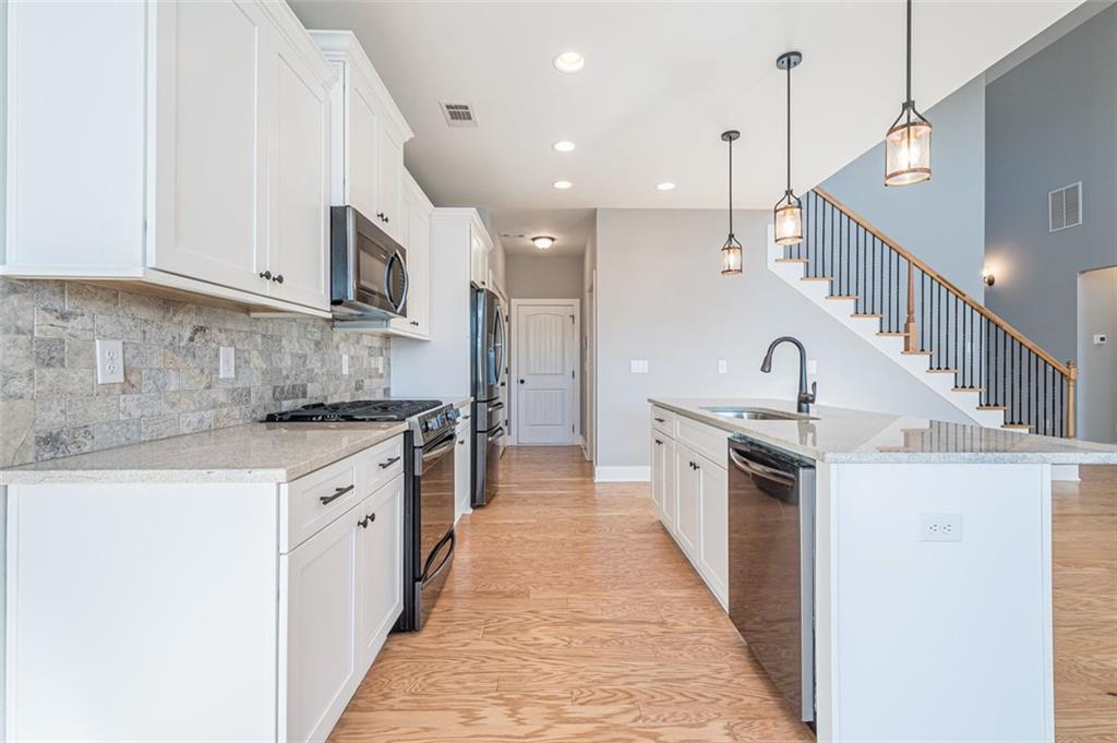 4 Flagstone Court SE