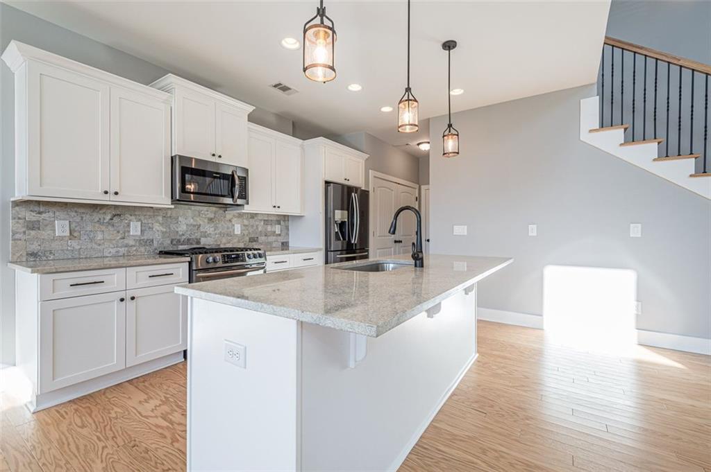4 Flagstone Court SE