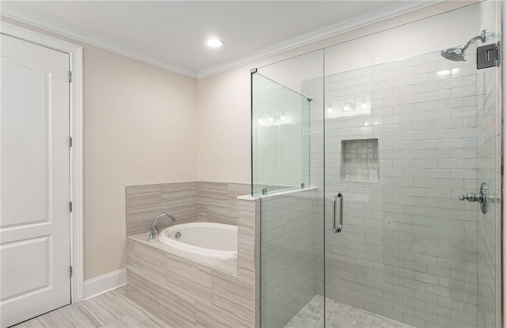 2300 Peachford Road Unit 2206