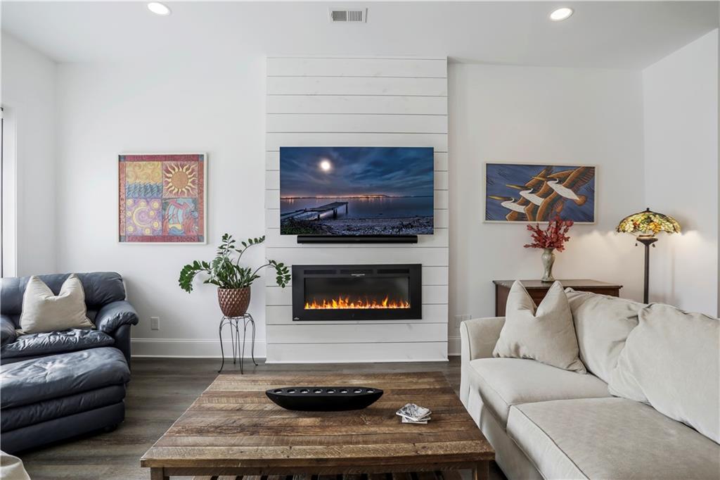 211 Sessions Street