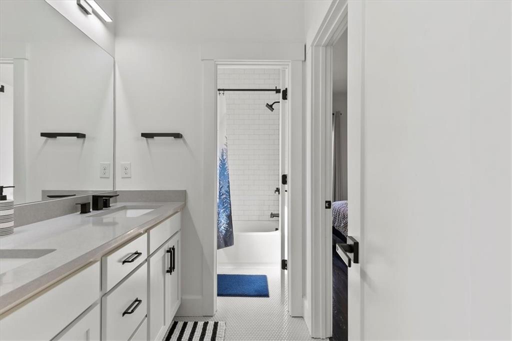 910 Park Avenue SE Unit B