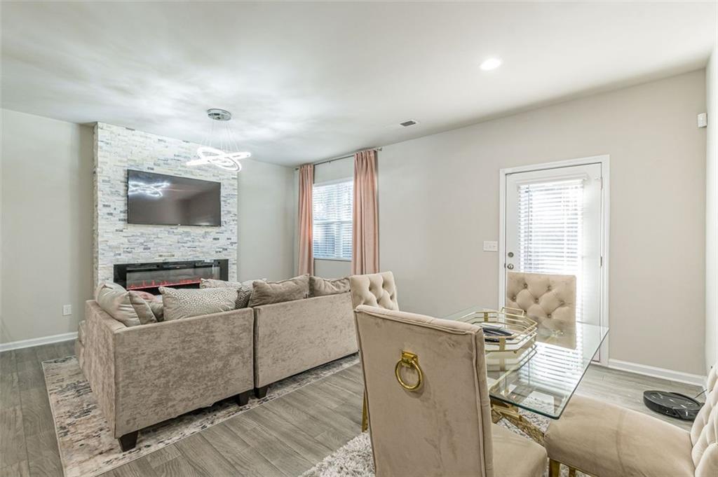 3128 Meadowstone Lane SW