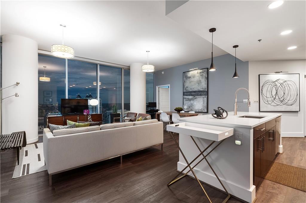 1080 Peachtree Street NE Unit 2902