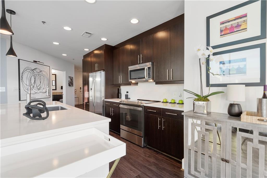 1080 Peachtree Street NE Unit 2902