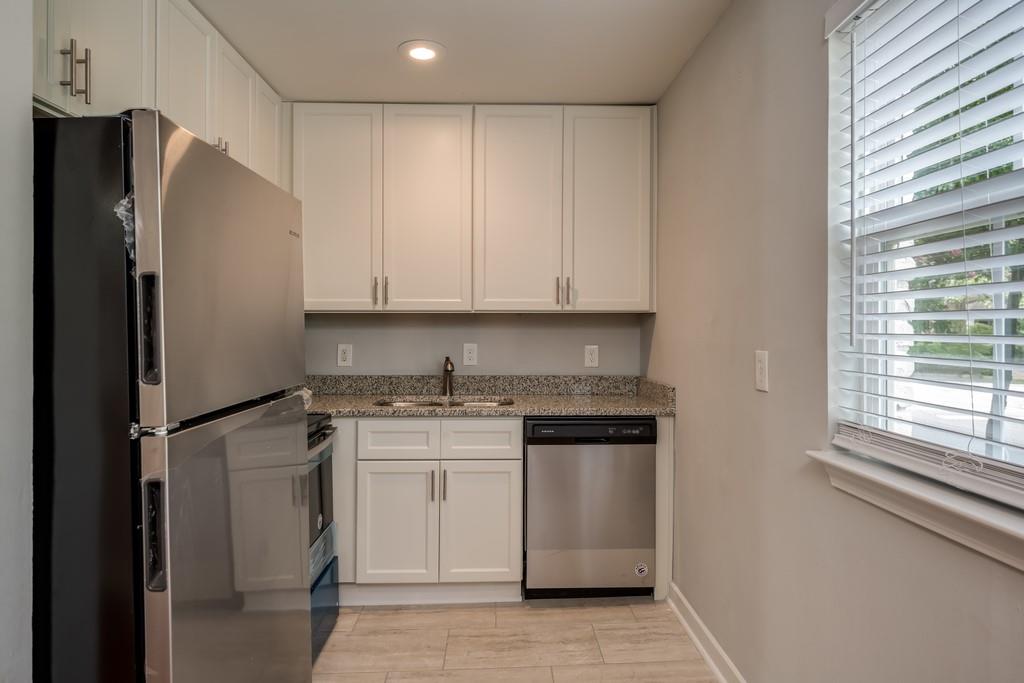 880 Saint Charles Avenue NE Unit 5