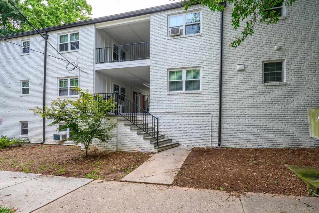 880 Saint Charles Avenue NE Unit 5