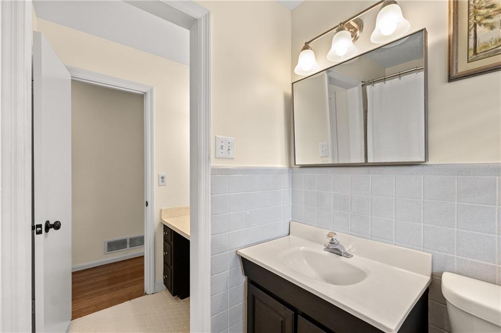 2284 Midvale Circle