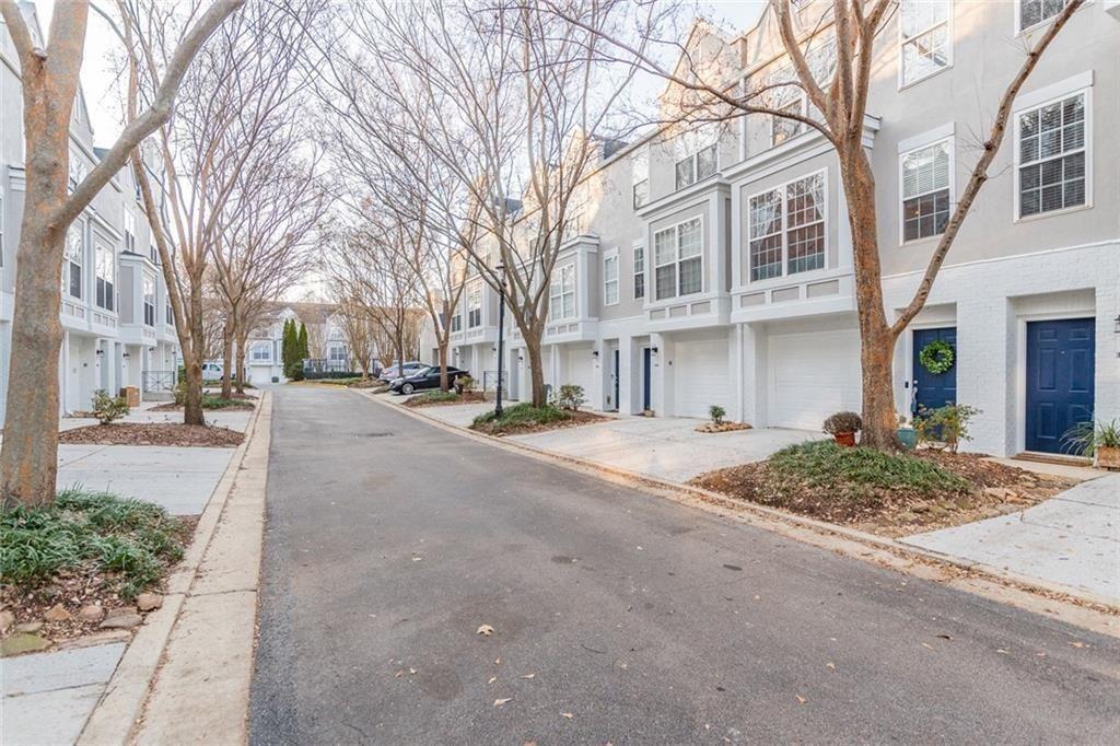 1146 VILLAGE Court SE