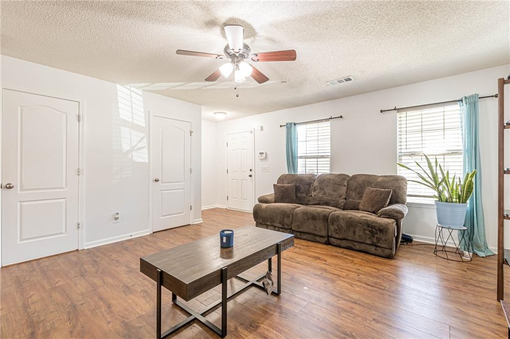 1717 OLD DOGWOOD