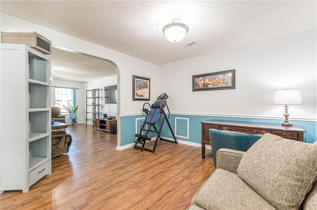1717 OLD DOGWOOD