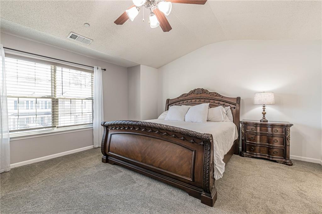 1717 OLD DOGWOOD