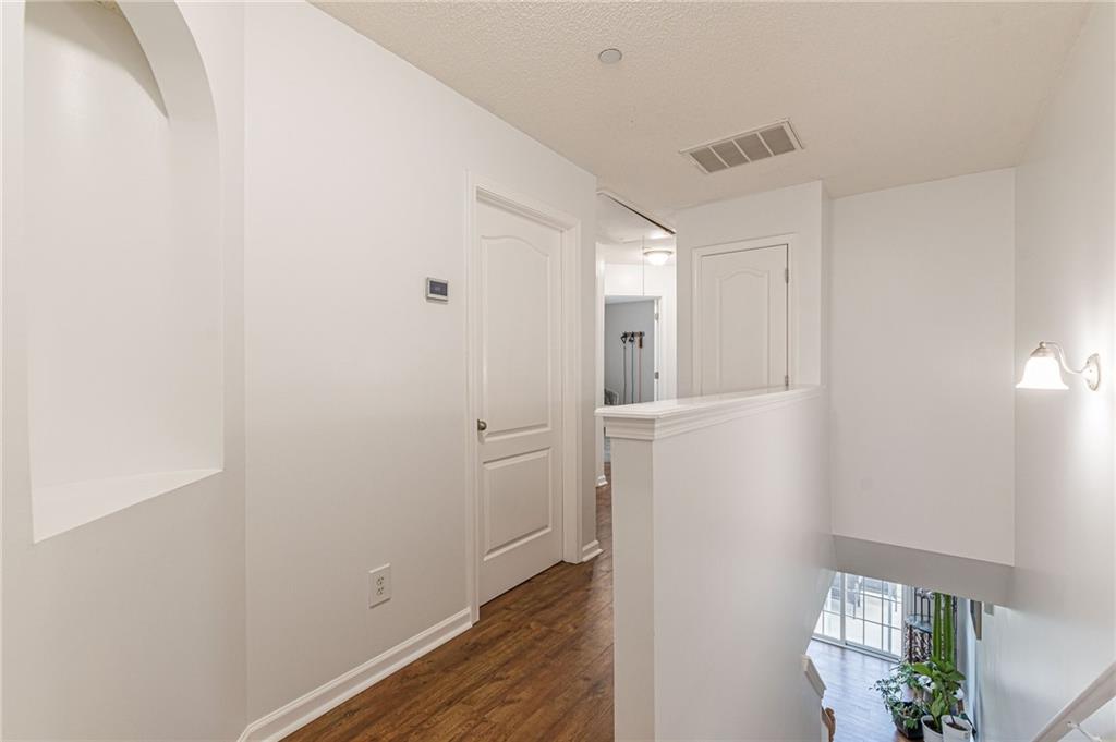 1717 OLD DOGWOOD
