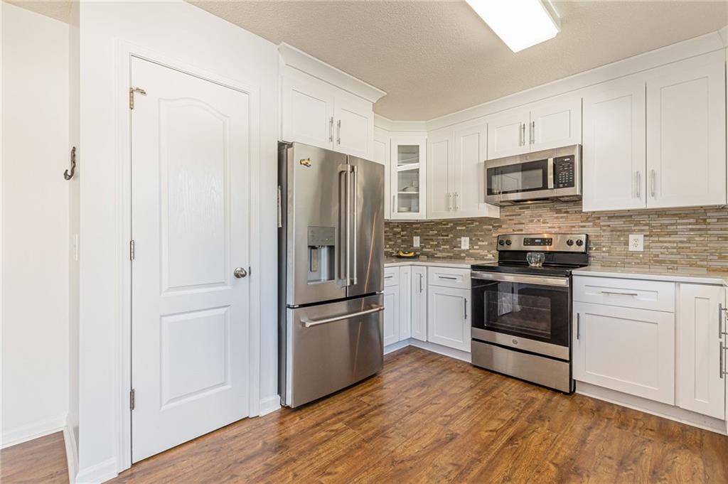 1717 OLD DOGWOOD
